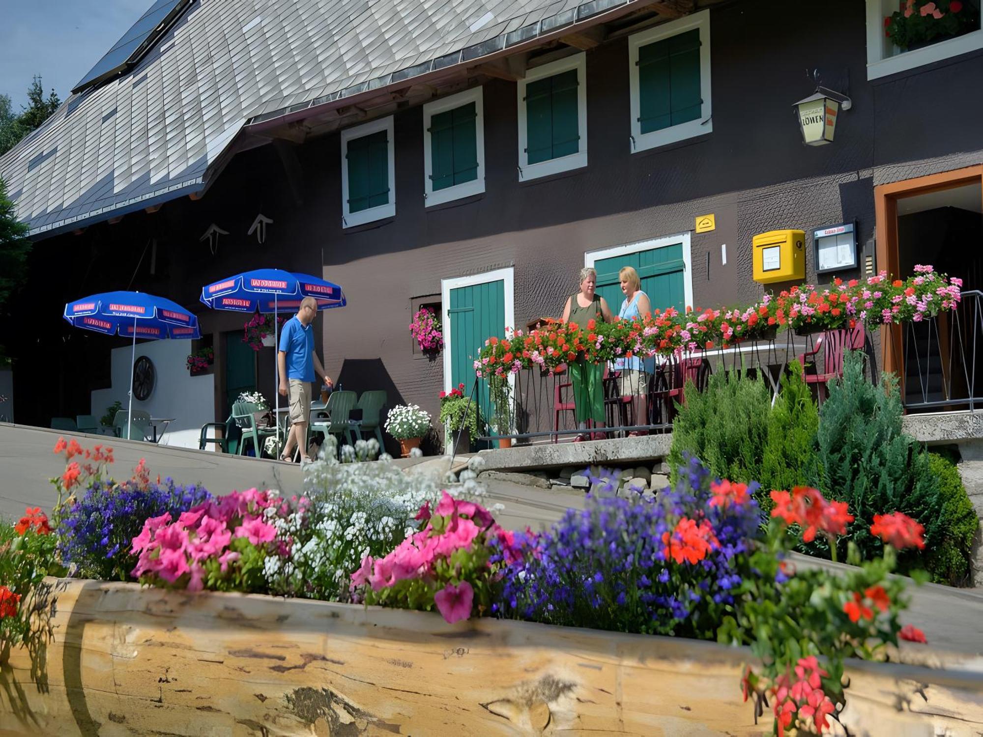 Gasthaus-Pension Zum Loewen Grafenhausen Eksteriør bilde